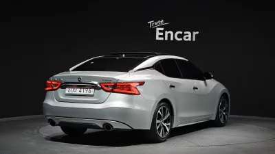 Nissan MAXIMA