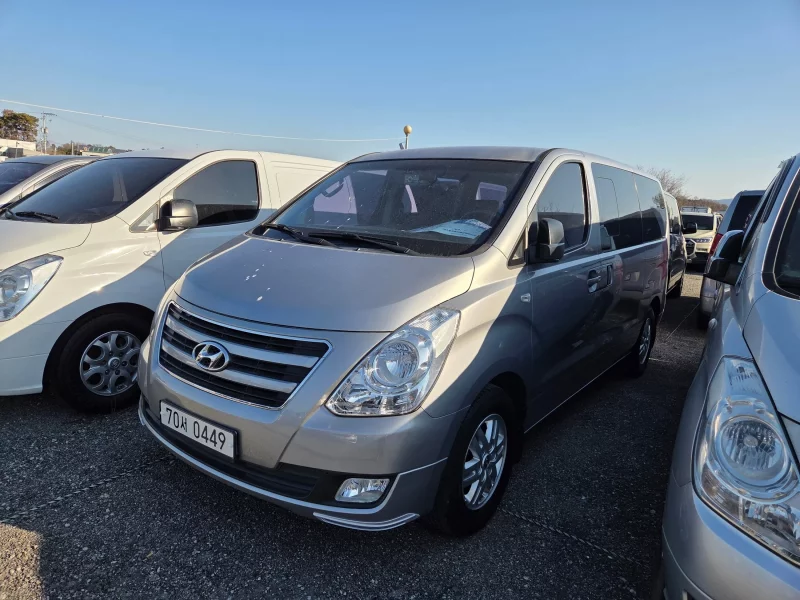 Hyundai Grand Starex