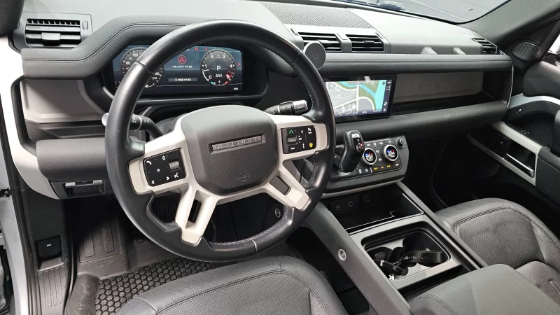 Land Rover DEFENDER