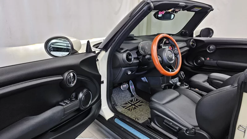 MINI Cooper Convertible