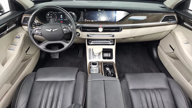 Genesis G90