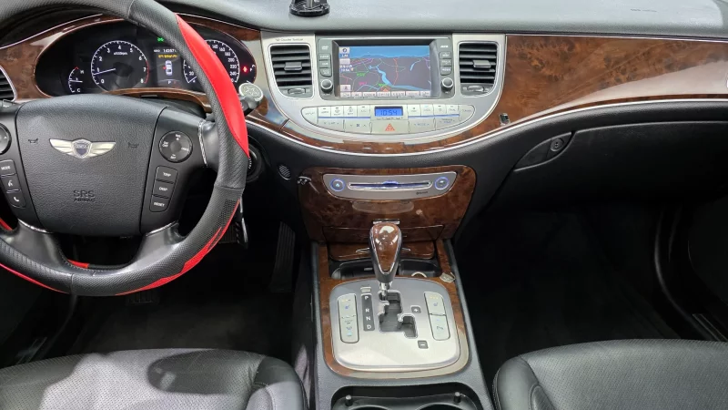 Hyundai Genesis