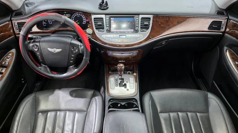 Hyundai Genesis