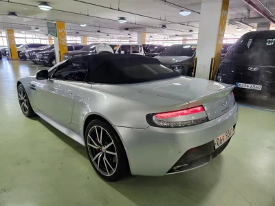 Aston Martin VANTAGE