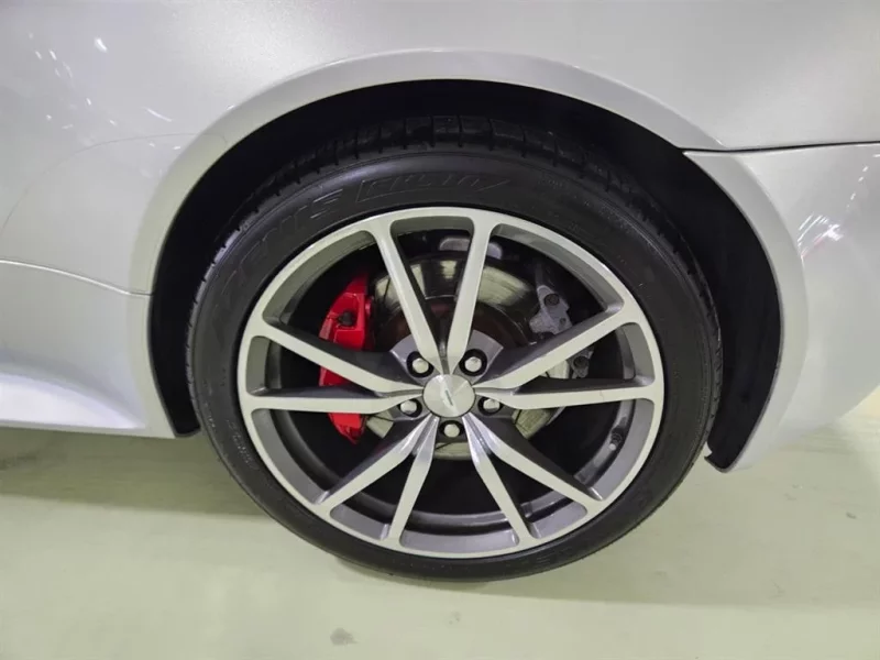 Aston Martin VANTAGE