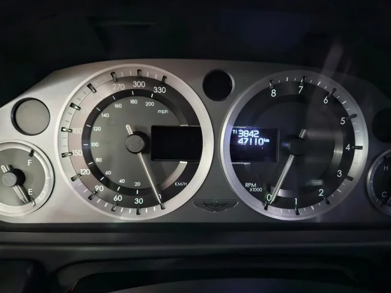 Aston Martin VANTAGE