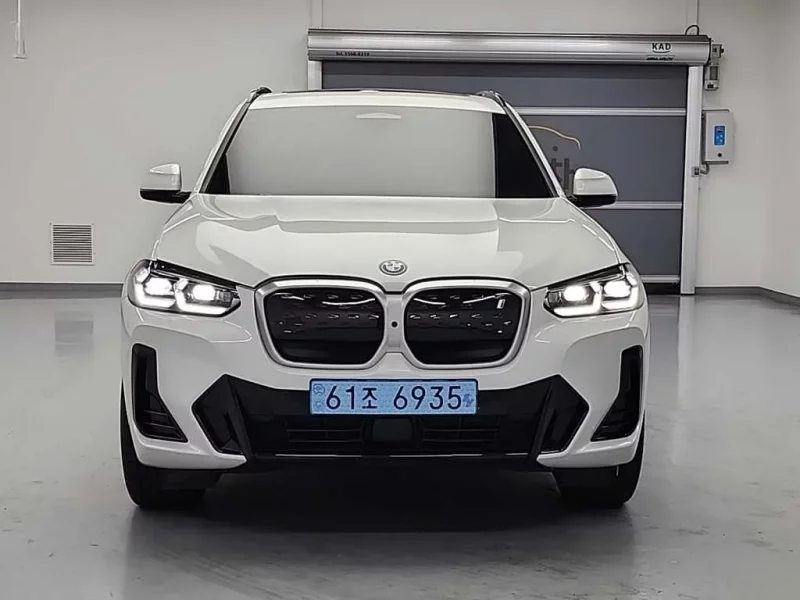 BMW iX3