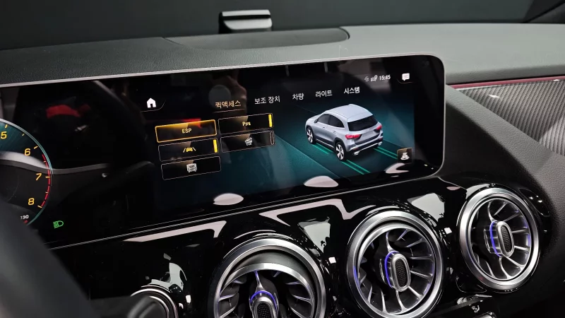 Mercedes-Benz GLA-Class