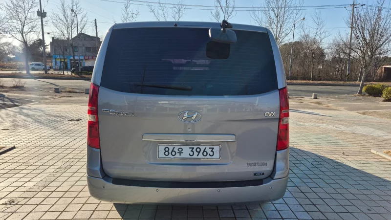 Hyundai Starex