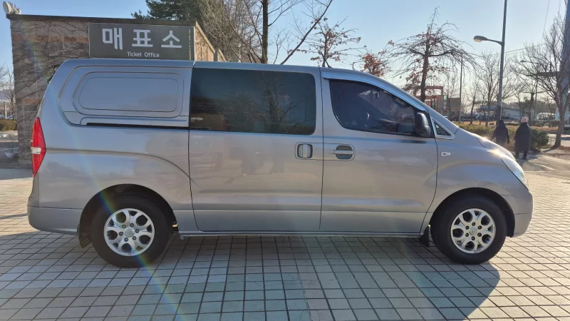 Hyundai Starex