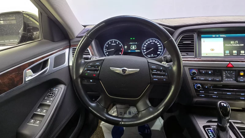 Hyundai Genesis