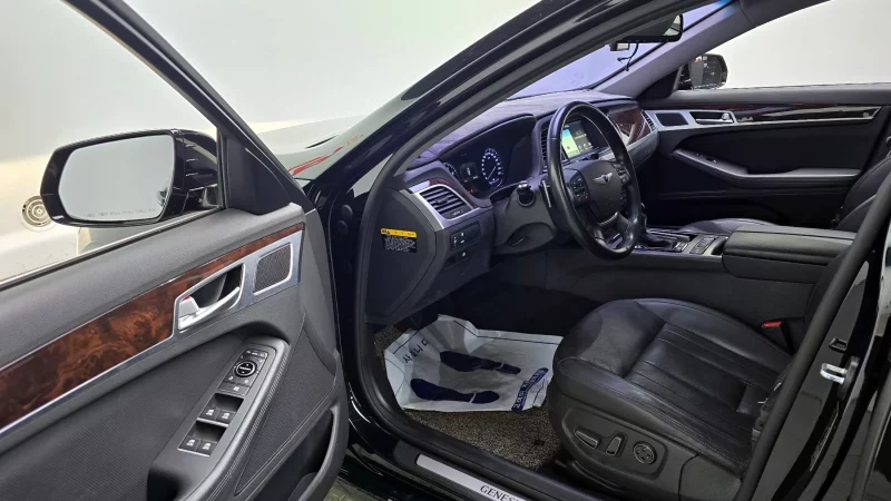 Hyundai Genesis