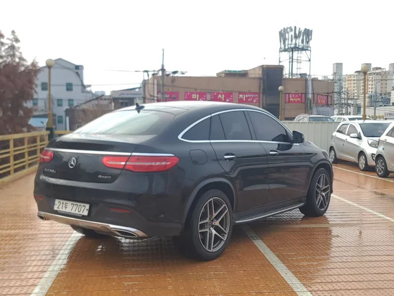 Mercedes-Benz GLE-Class