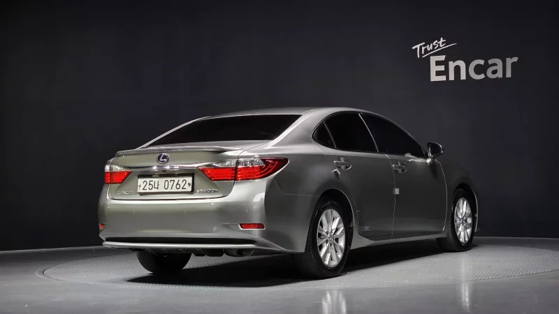 Lexus ES300h