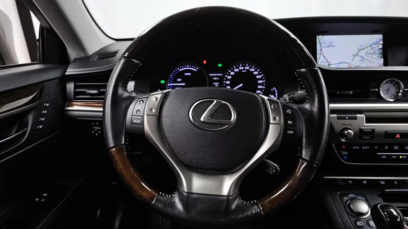 Lexus ES300h