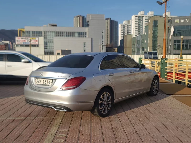 Mercedes-Benz C-Class