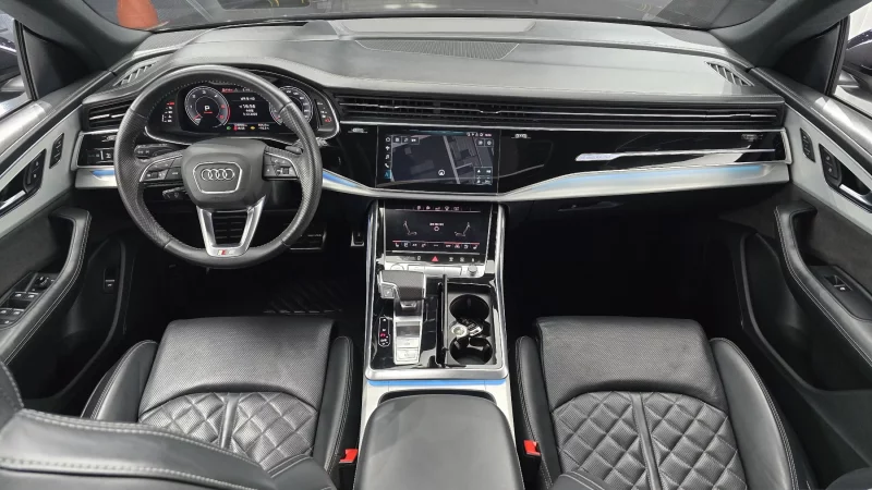 Audi Q8