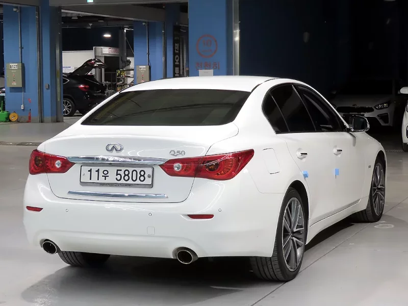 Infiniti Q50