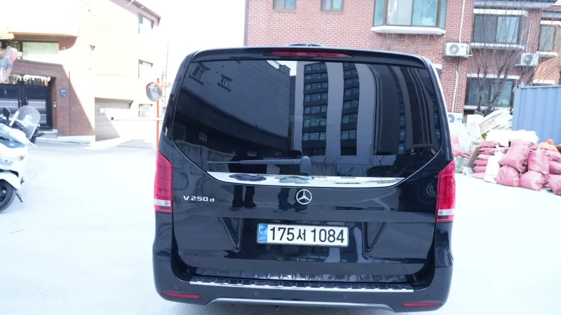 Mercedes-Benz V-Class