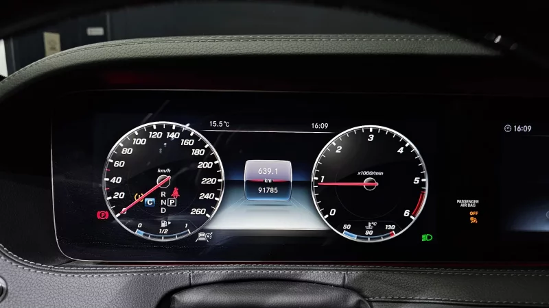 Mercedes-Benz S-Class