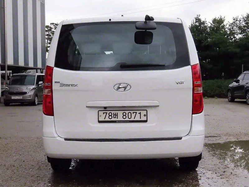 Hyundai Starex