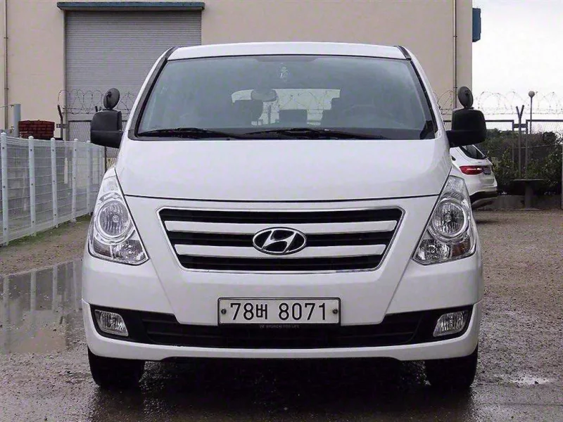 Hyundai Starex
