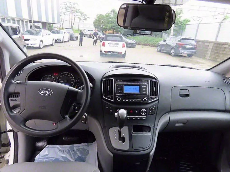 Hyundai Starex