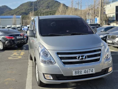 Hyundai Starex