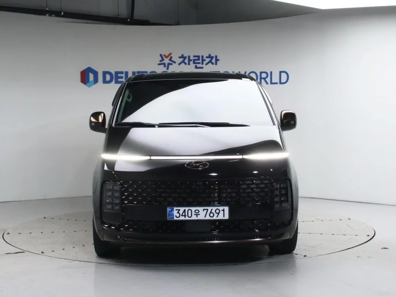 Hyundai Staria
