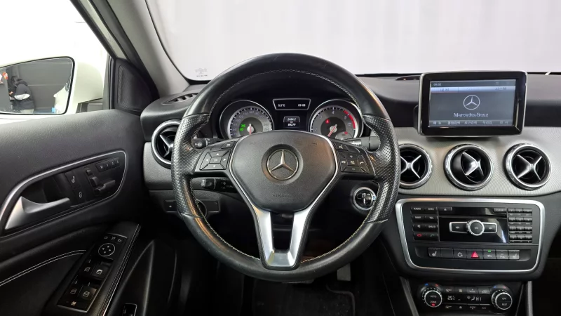 Mercedes-Benz GLA-Class