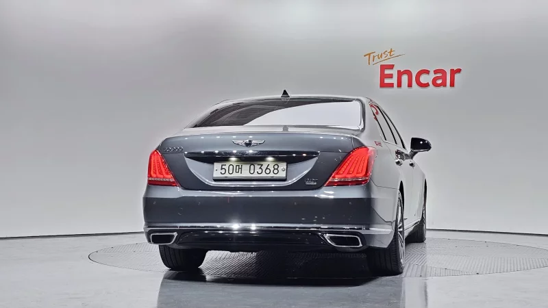 Genesis EQ900