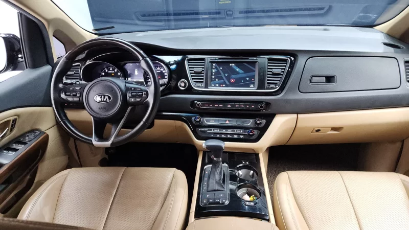 Kia Carnival