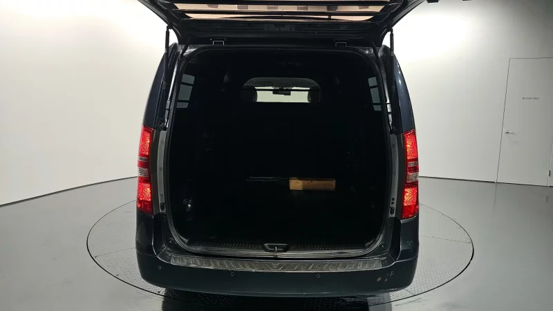 Hyundai Grand Starex