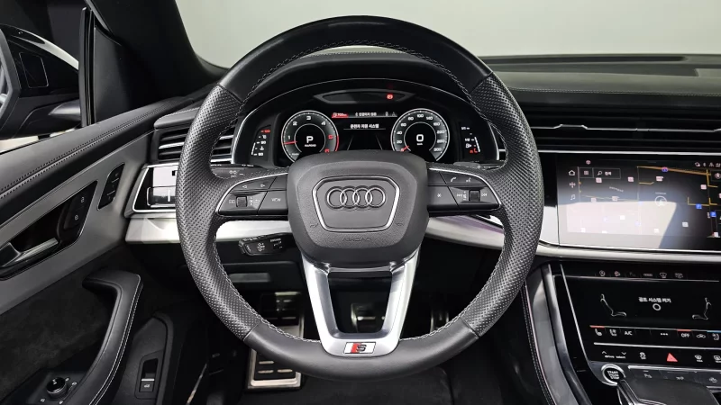 Audi Q8