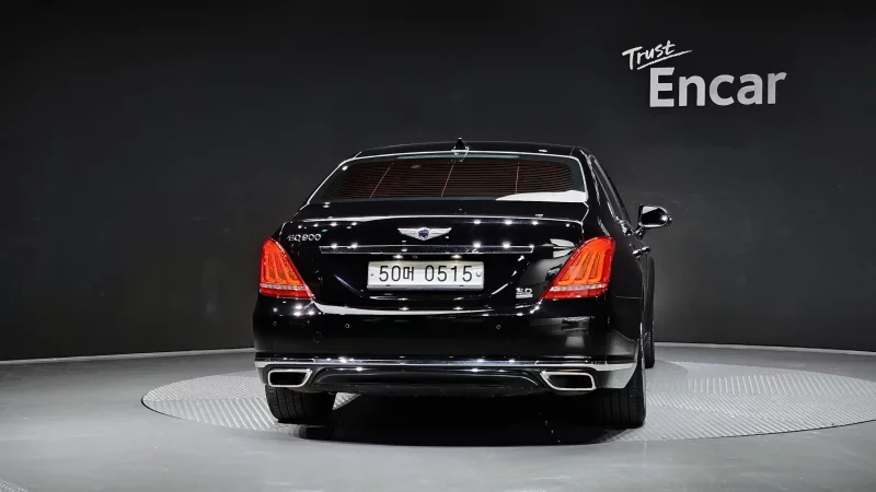 Genesis EQ900