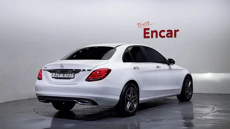 Mercedes-Benz C-Class