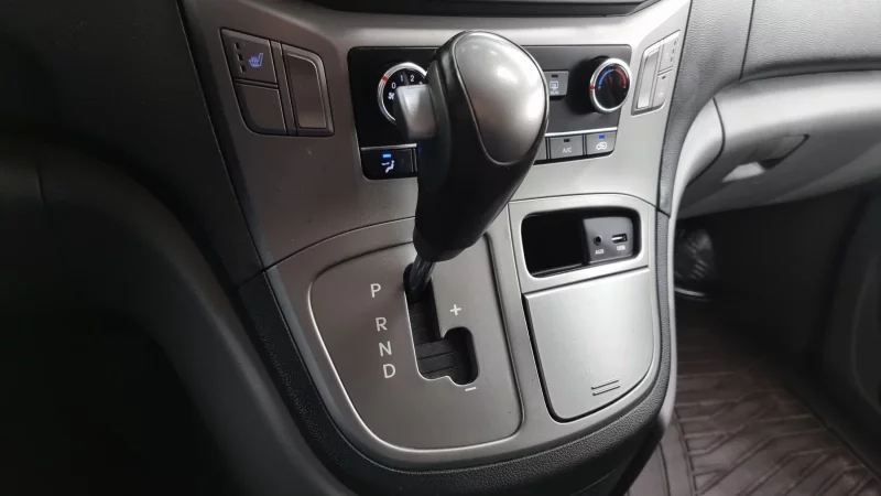 Hyundai Starex