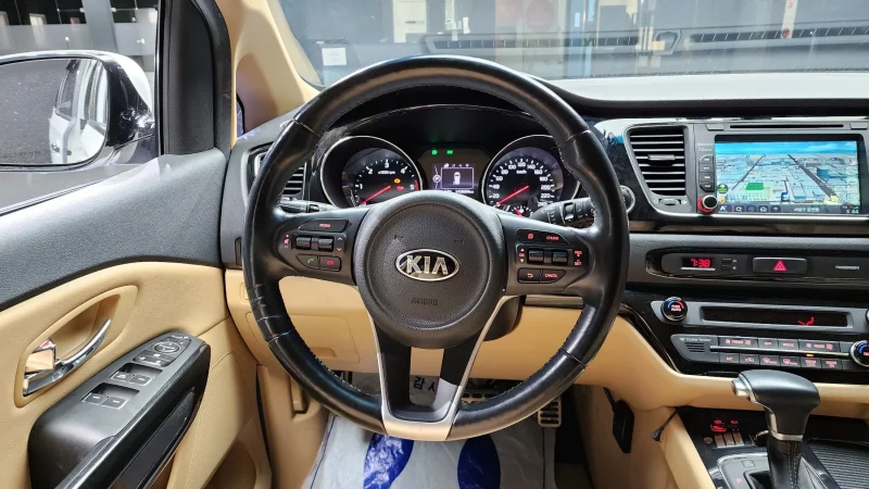 Kia Carnival