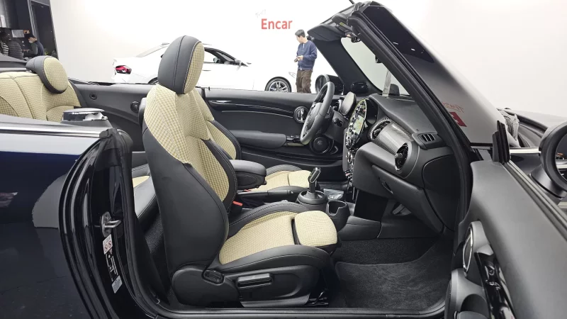 MINI Cooper Convertible