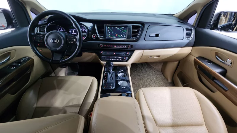 Kia Carnival