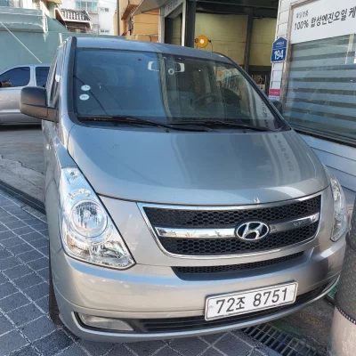 Hyundai Starex