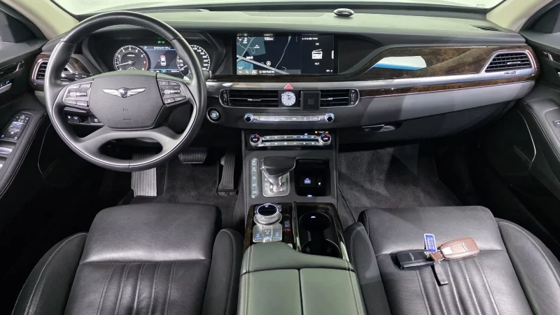 Genesis G90