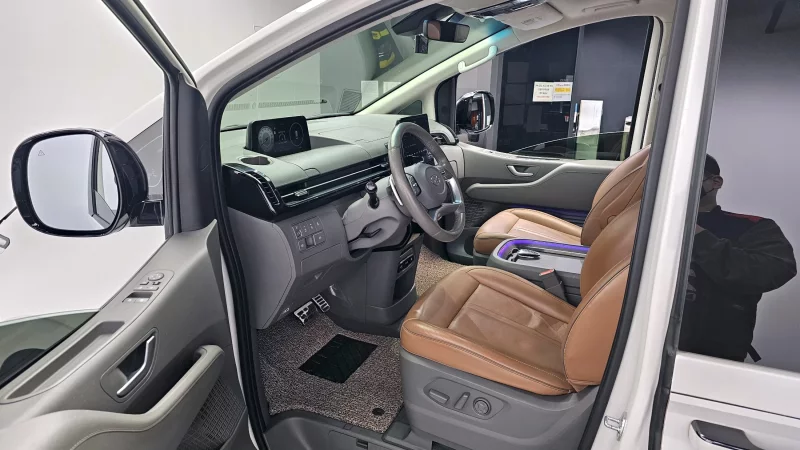 Hyundai Staria