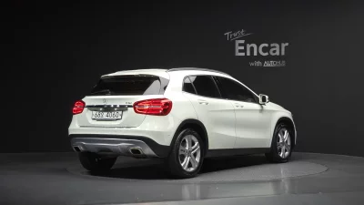 Mercedes-Benz GLA-Class