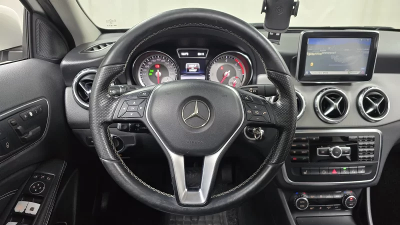 Mercedes-Benz GLA-Class