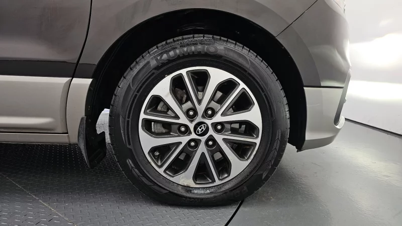 Hyundai Grand Starex