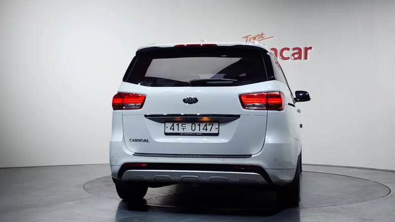 Kia Carnival