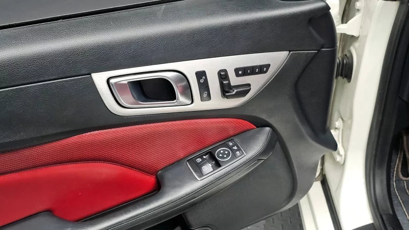 Mercedes-Benz SLK-Class