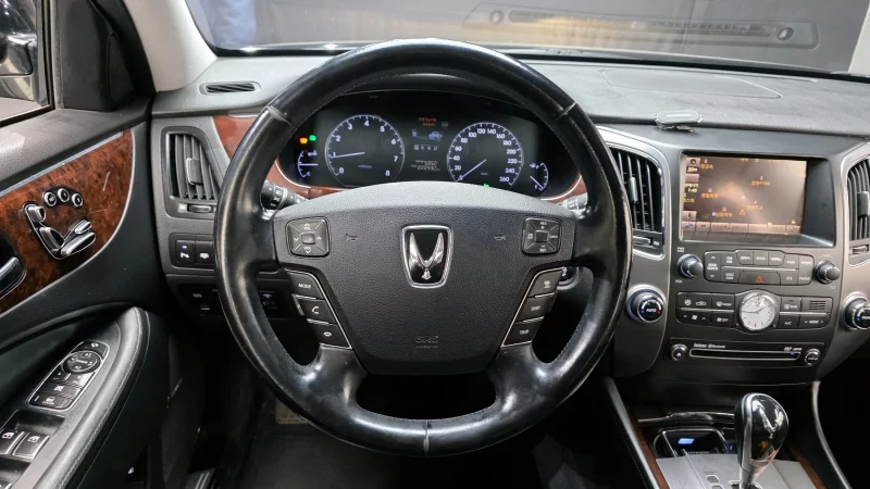 Hyundai Equus