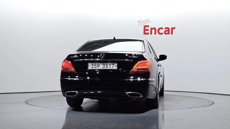 Hyundai Equus
